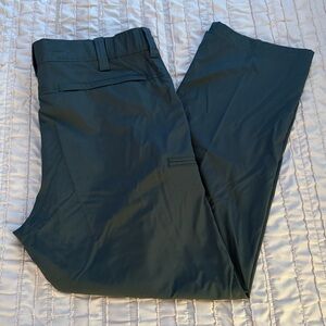 NWT Wrangler Outdoor Relaxed Straight Fit Pants Size 40 X 30